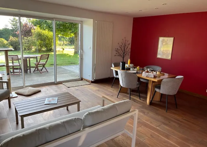 Les Embreoles Bed & Breakfast 3*