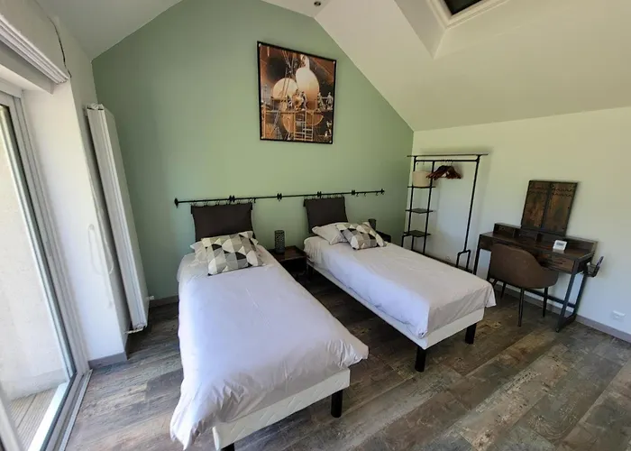 Les Embreoles Bed & Breakfast