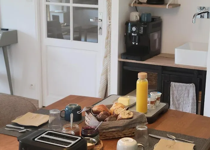 Bed & Breakfast Les Embreoles 3*